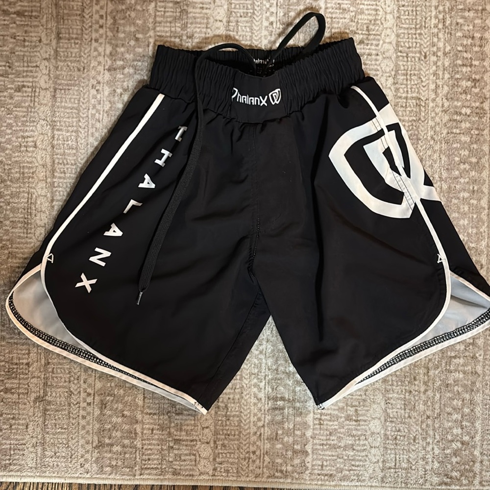 Phalanx shorts - size 4 (kids)